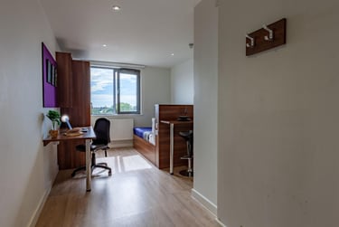 1 bed studio, The Grove, Blackheath, London, W55BL - Image 2